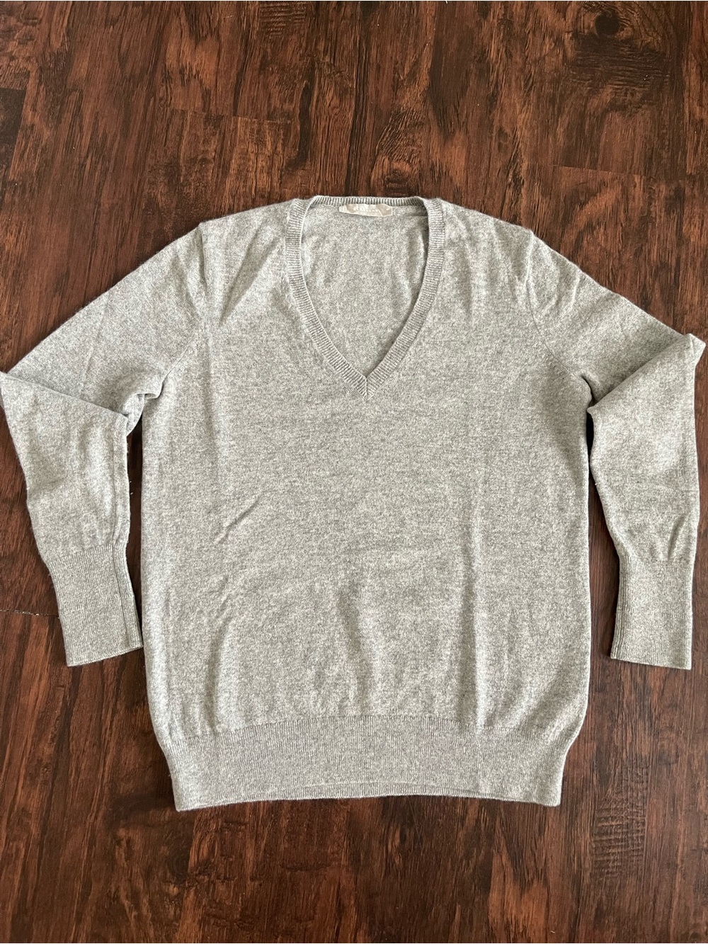 Everlane 100% Cashmere V-Neck Sweater Size M